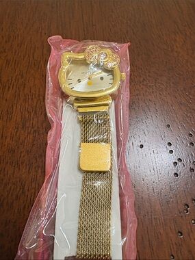 Gold Hello Kitty-Inspired Mesh Strap Watch - Pink Accent